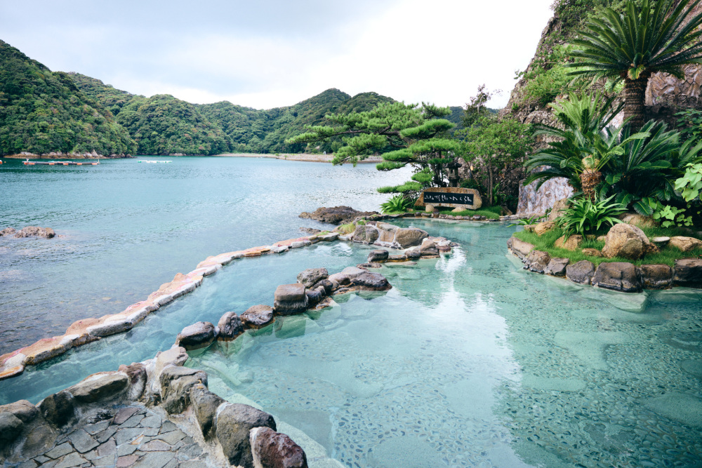 ホテル自慢のお風呂。女性は湯浴み着を着て入ります。