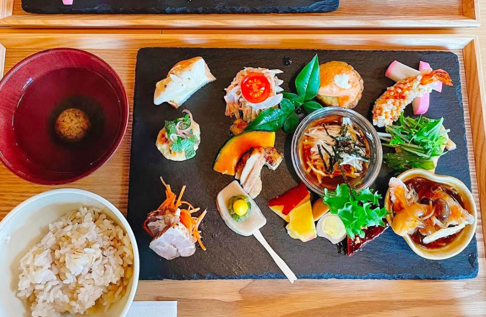 ランチ　カフェご飯「彩り」