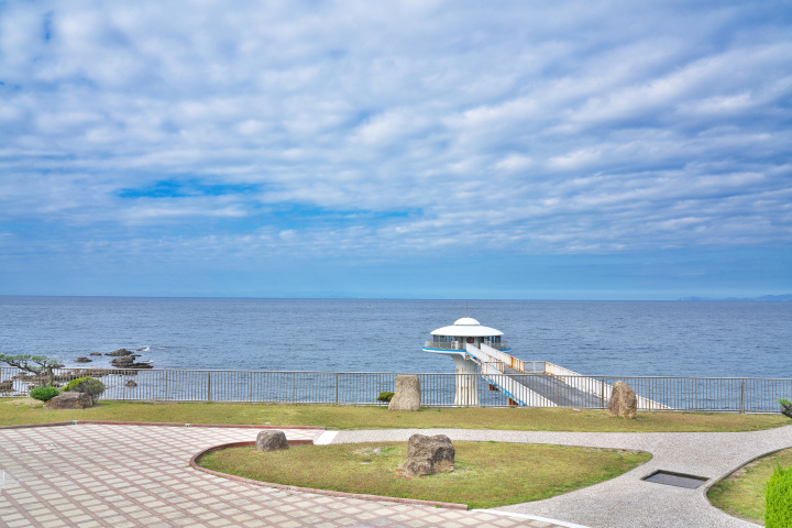 白浜海中展望塔