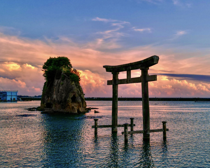 元島（元嶋神社の海上鳥居）