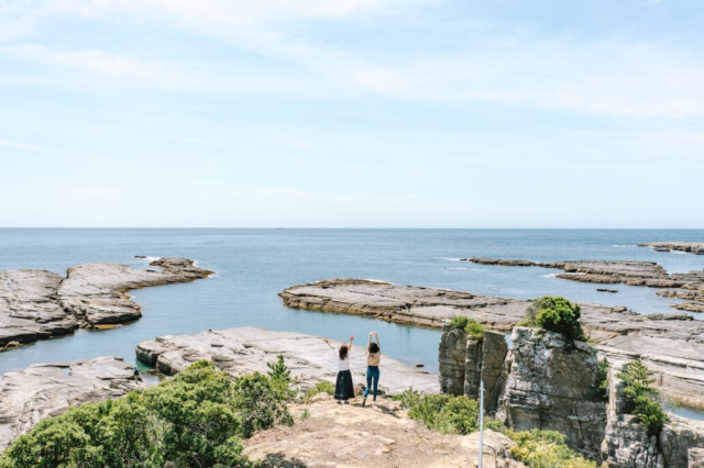 展望台からの志原海岸。広大な海と千畳敷を楽しめます。