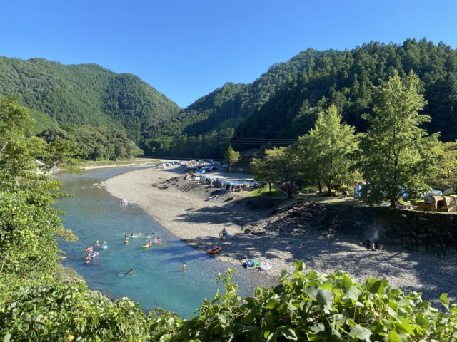 川遊びが楽しめます。