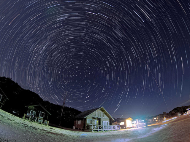 本州最南端串本町にある紀伊大島、大島は有名な星空観測スポットです。 条件が整えば頭上に天の河がクッキリと見え、流れ星がたくさん流れます！