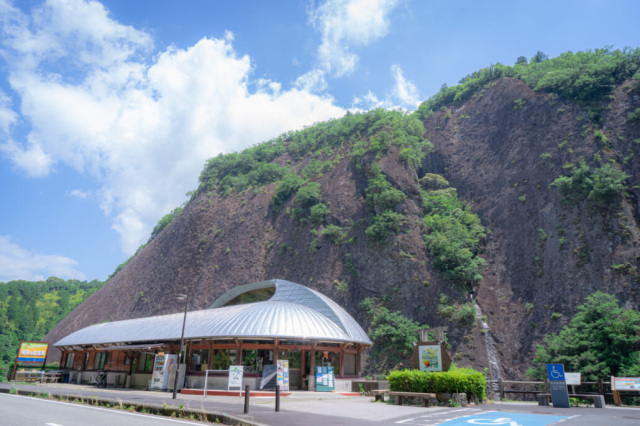 道の駅一枚岩monolith