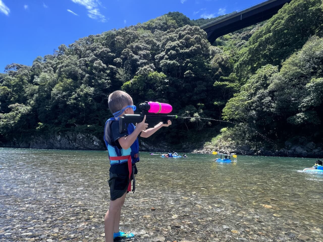 川遊びが楽しめます。