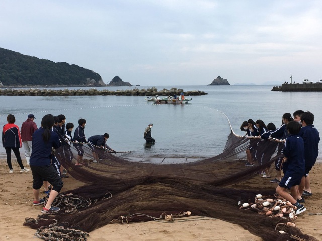 地引網体験／(有)由良観光開発