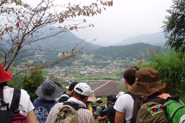 熊野古道散策と自然観察／うた加楽衆（がらす）