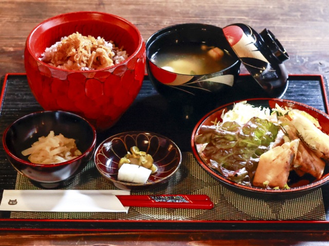 古民家カフェ　黒江ぬりもの館