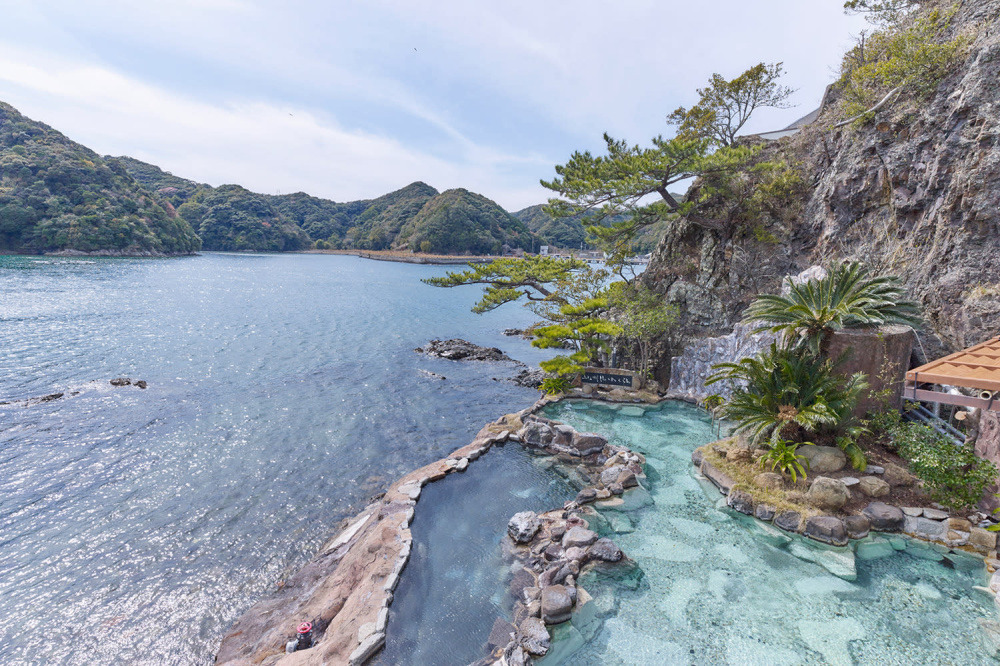 オーシャンビューや世界遺産、1000人浸かれる温泉まで⁉和歌山のおすすめ温泉